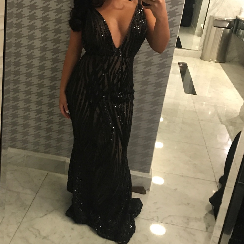 BEAUTIFUL BLACK DRESS